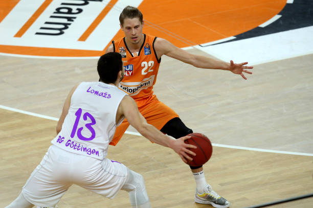 我们不仅感 我们不仅感